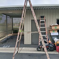 Werner Fiberglass Step Ladder 