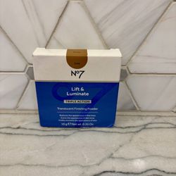 New N°7 Lift & Luminate powder. This translucent finishing powder is shade Deep. 