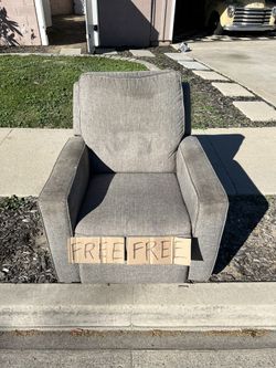***FREE***SWIVEL ROCKING RECLINER***FREE***