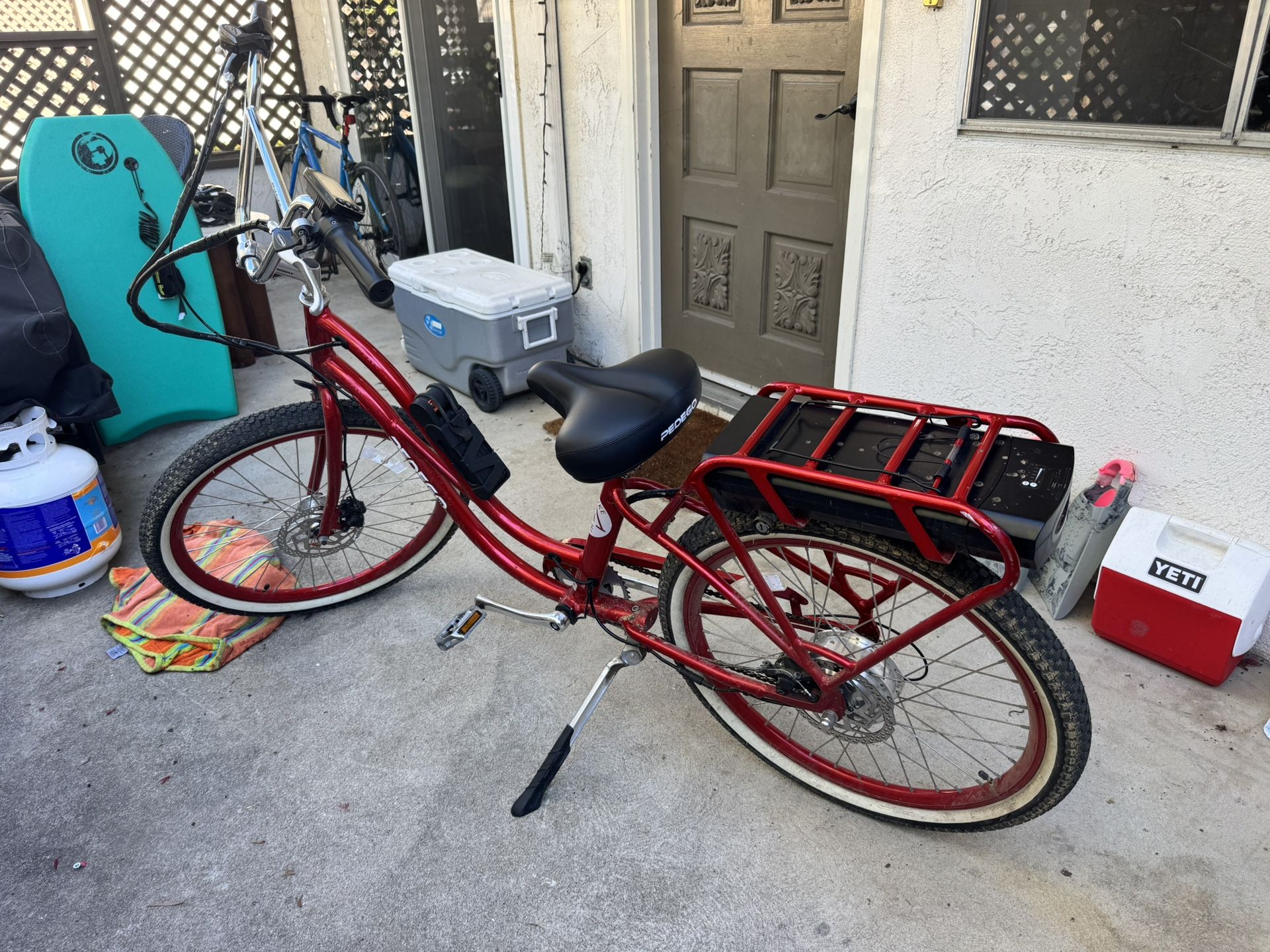 PRICE NEGOTIABLE - Pedego Comfort Cruiser E-Bike