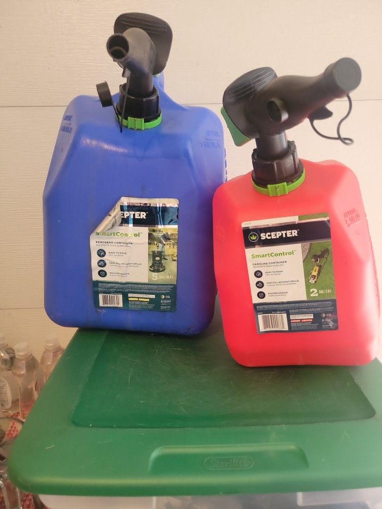 1 Kerosene Can 1 Gas Can Both For 10 Bucks