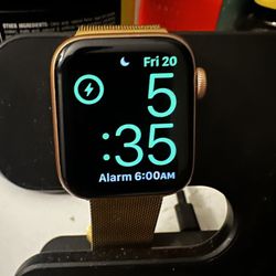 Apple Watch SE 
