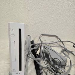 LIKE NEW Wii RVL-001 Console