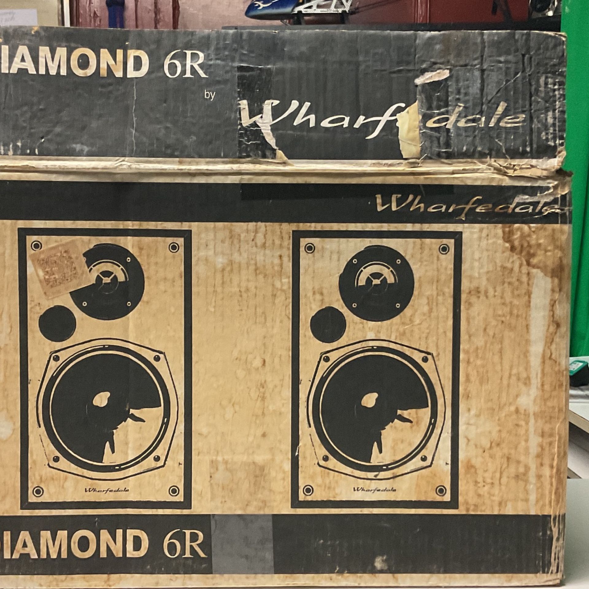 Wharfedale Diamond 6R Book shield Speakers