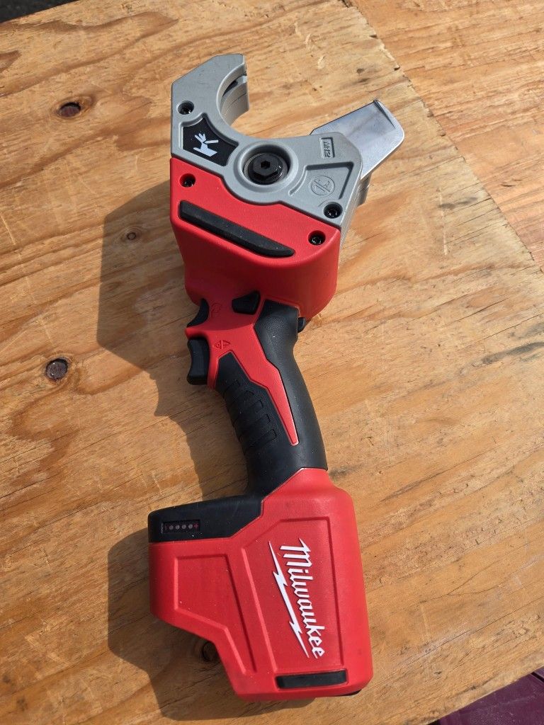 Milwaukee
M12 12V Lithium-Ion Cordless PVC Pipe Shear (Tool-Only)