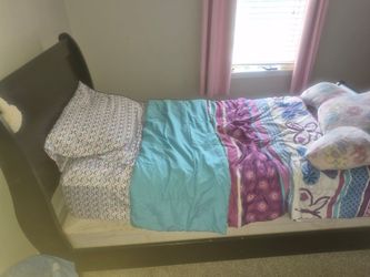 Twin bed black
