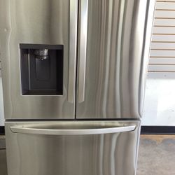 Counter Depth 26 Ft.³ Refrigerators