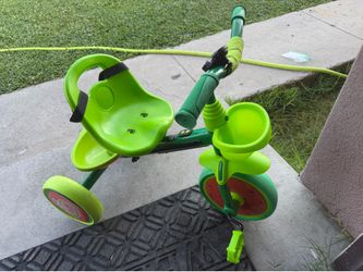 Cocomelon Light up Trike
