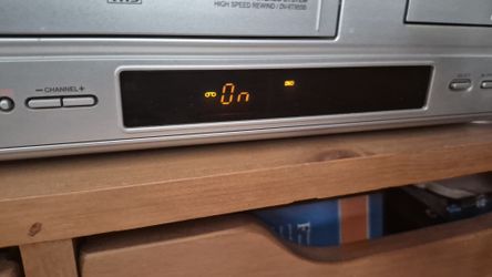 DAEWOO VHS & DVD Combo  