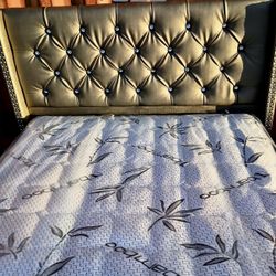 Cama Full Size.  Colchón De Bamboo Top Incluido 