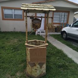 Pozo  Fuente Que Hecha Agua Para La Buena Suerte.