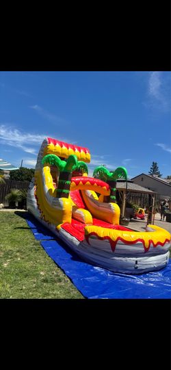 Water slide like new 17 feet