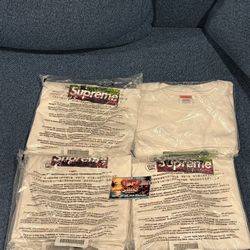 Supreme Box Logo “La Relief Tee” Sizes M,L,XL available 