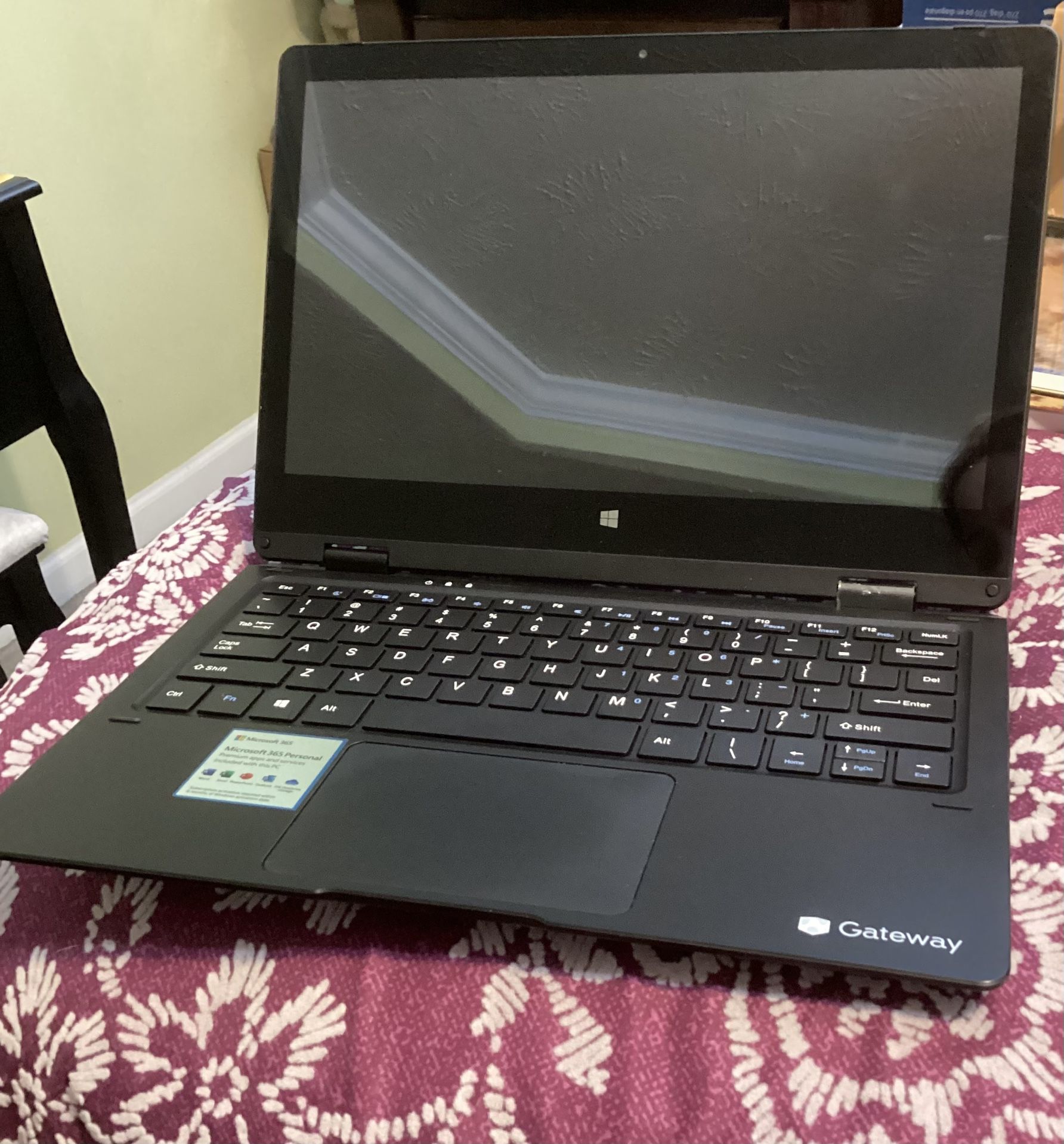Gateway 11.6″ HD Touchscreen notebook Celeron N4020 4GB 64GB Win 10 S Mode