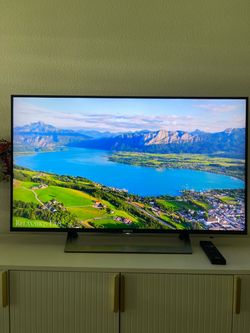 Sony 43” 4K HDR Smart TV – Excellent Condition