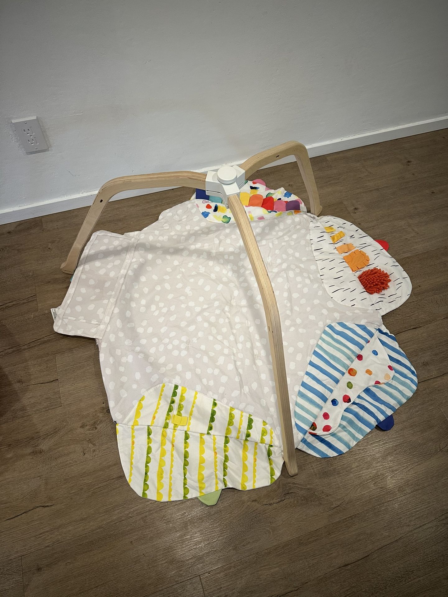 Lovevery Play Gym + Sensory Strands