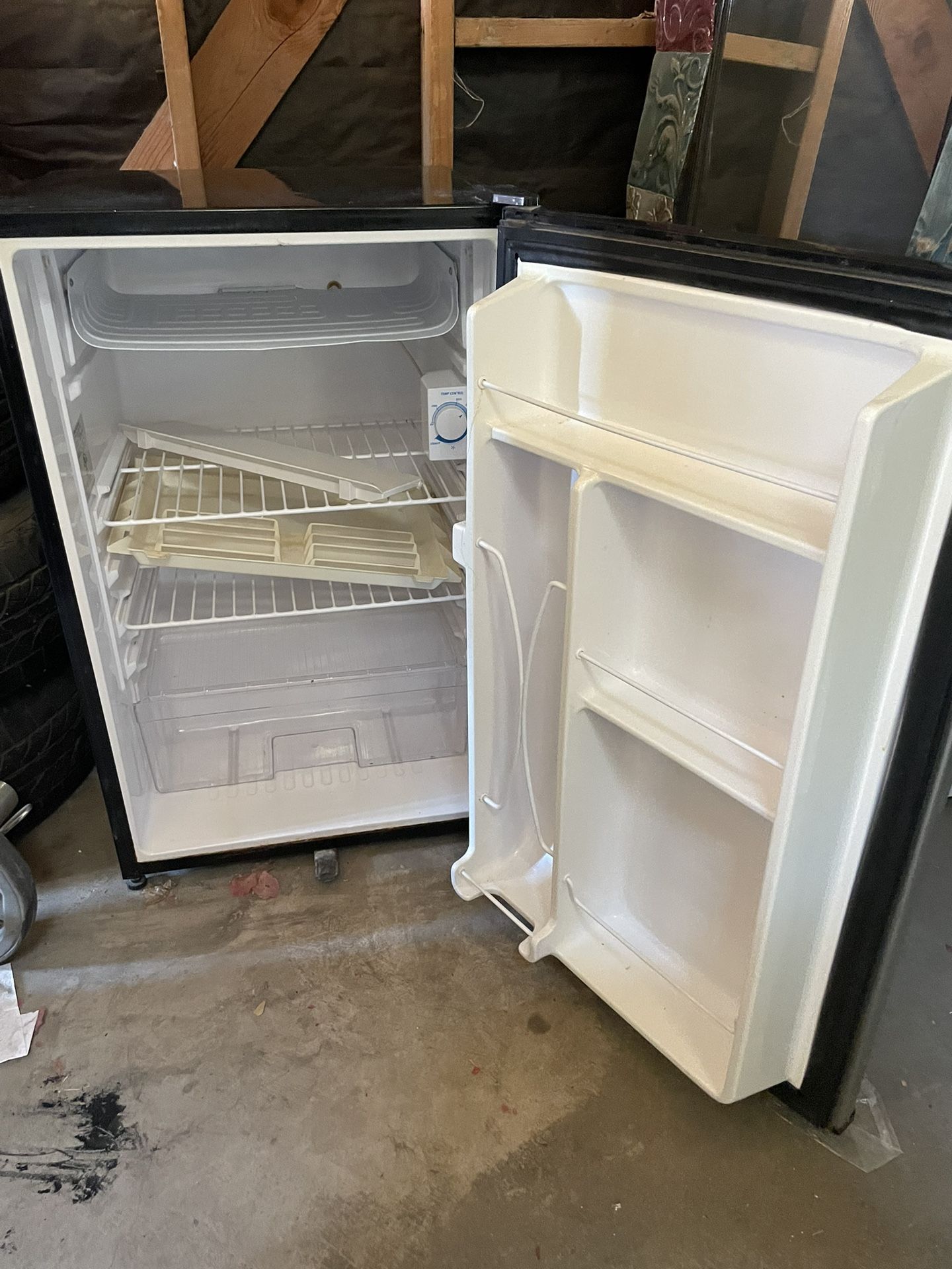 Mini fridge