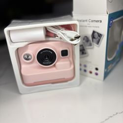 Instant Camera
