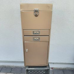 Metal Filing Cabinet 