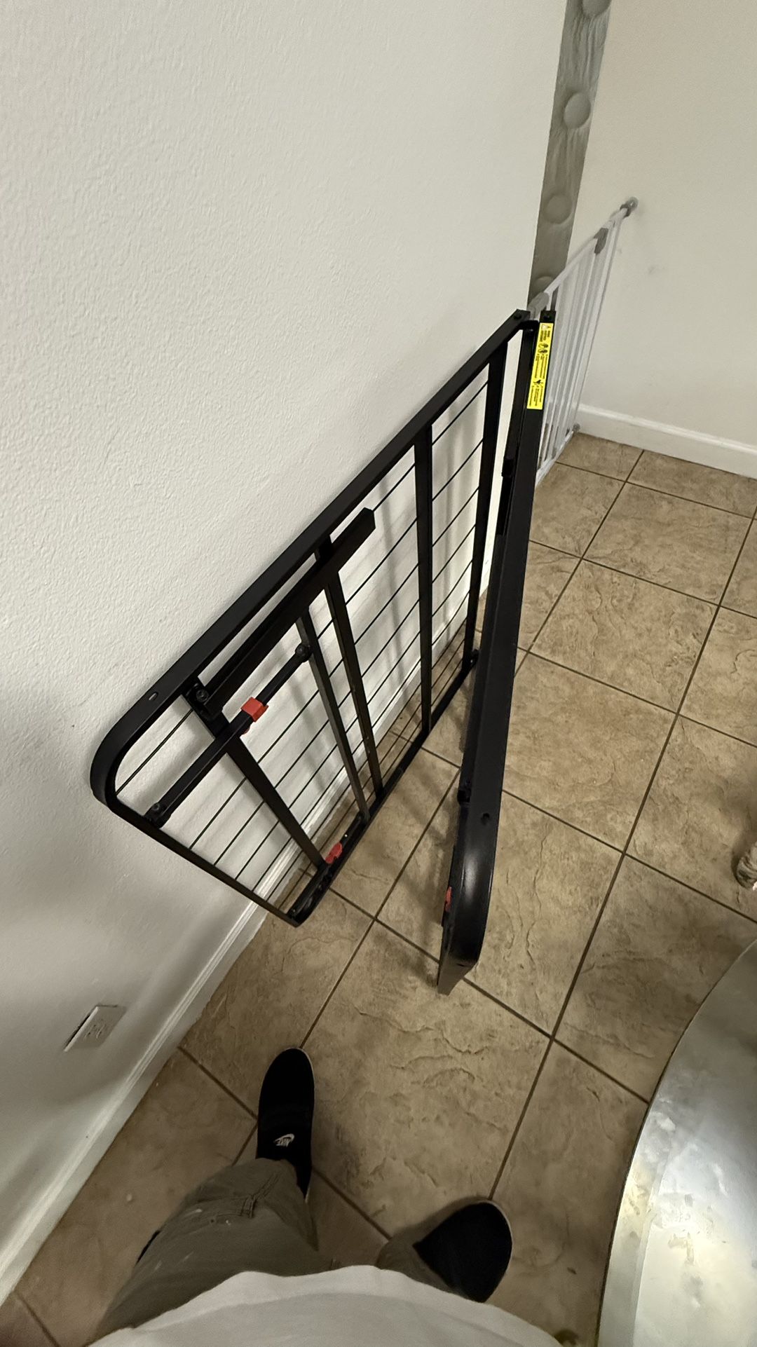 Twin size Metal Platform Bed Frame