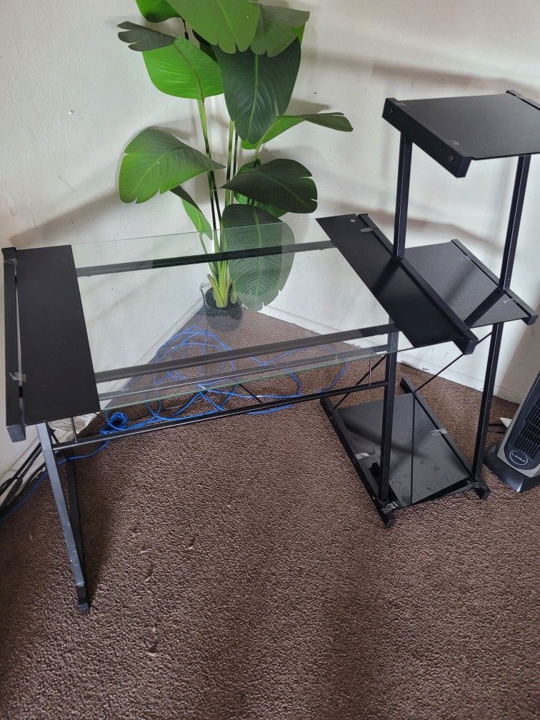 Glass Z Line Style Desk