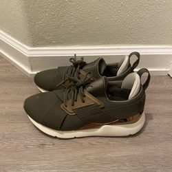 Olive Green Puma Sneakers 👟 