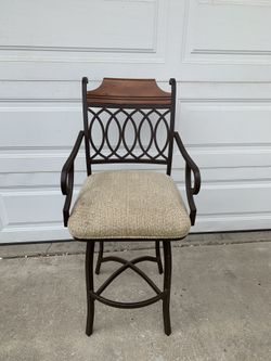 BAR STOOL
