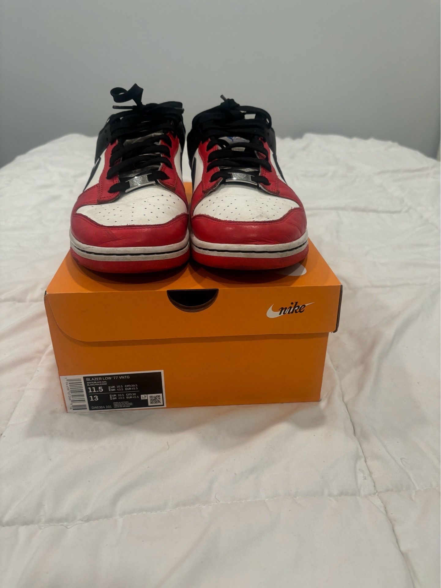 Nike dunk low Chicago