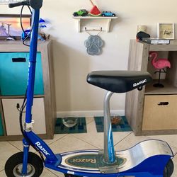 Razor E300S Seated/Stand Electric Scooter 
