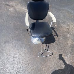 Barber chair