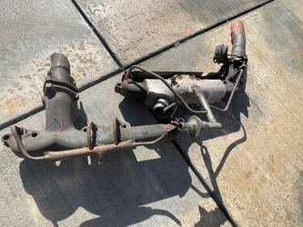 Chevy 350 Exhaust Manifolds – Pair with Smog Tubes