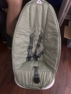 Baby items/ breast feeding items