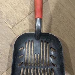 Durascoop Heavy Duty Cat Litter Scoop — WAY better than plastic — doesn’t bend as you scoop! 