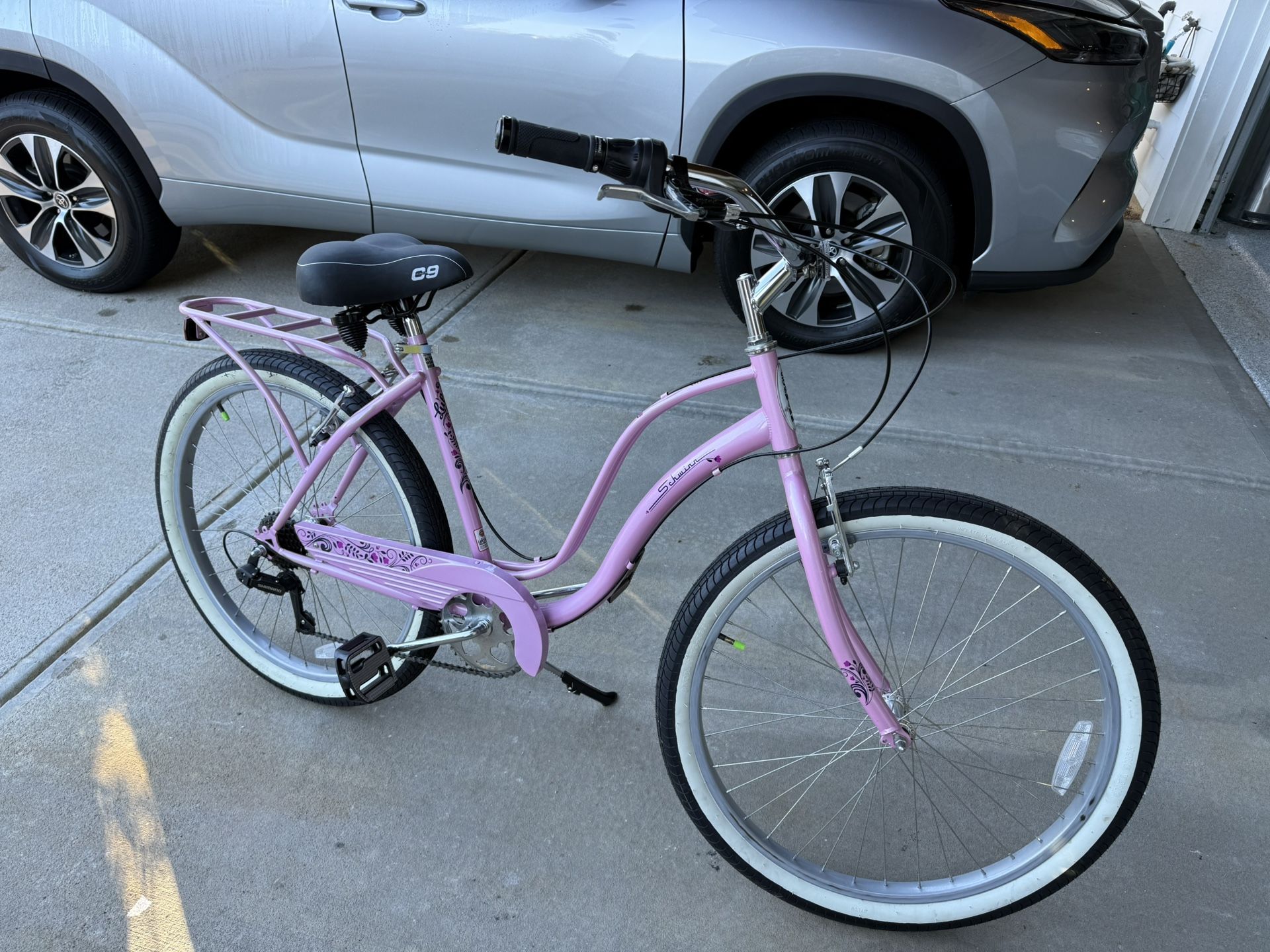 Schwinn Women’s Beach Cruiser