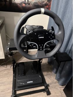 Moza wheel with stand for sale with original box $300