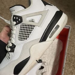 Jordans 4 black n white