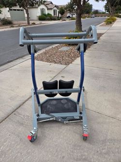 Sit to stand patient lift