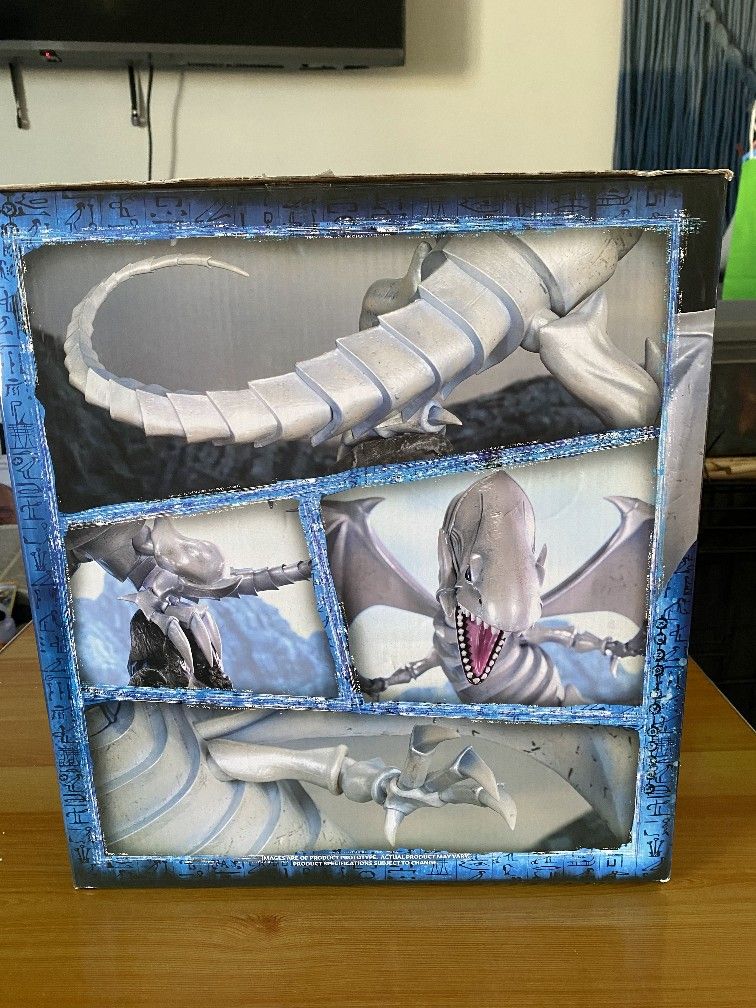 Blue Eyes White Dragon 14in Statue