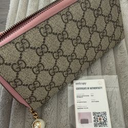 Authentic Gucci wallet 