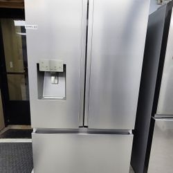 HISENSE 3 FRENCH DOOR REFRIGERATOR WITH 1 YEAR WARRANTY/1 AÑO DE GARANTIA POR ESCRITO 