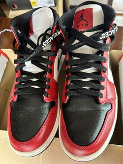 Air Jordan 1 Mids Black Toe Size 9.5 $110