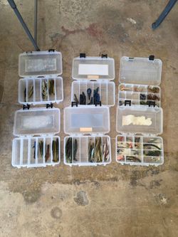 TODAY SUNDAY ONLY 10AM-5PM ! all the fishing lures on the picture, $10 for all shown