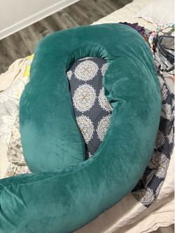 Pregnancy pillow