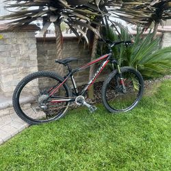 Giant Taylon 4 Bike With Disc Breaks And Front Shocks