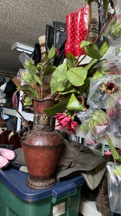 Vance and flowers