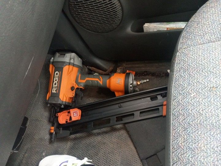 21' Ridgid Nail Gun