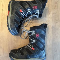 5150 Snowboard Boots Youth 6 Great Condition 