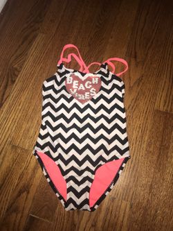 New never worn girls swim suit size 5