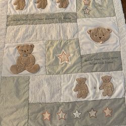 Beautiful Lambs & Ivy Baby Quilt
