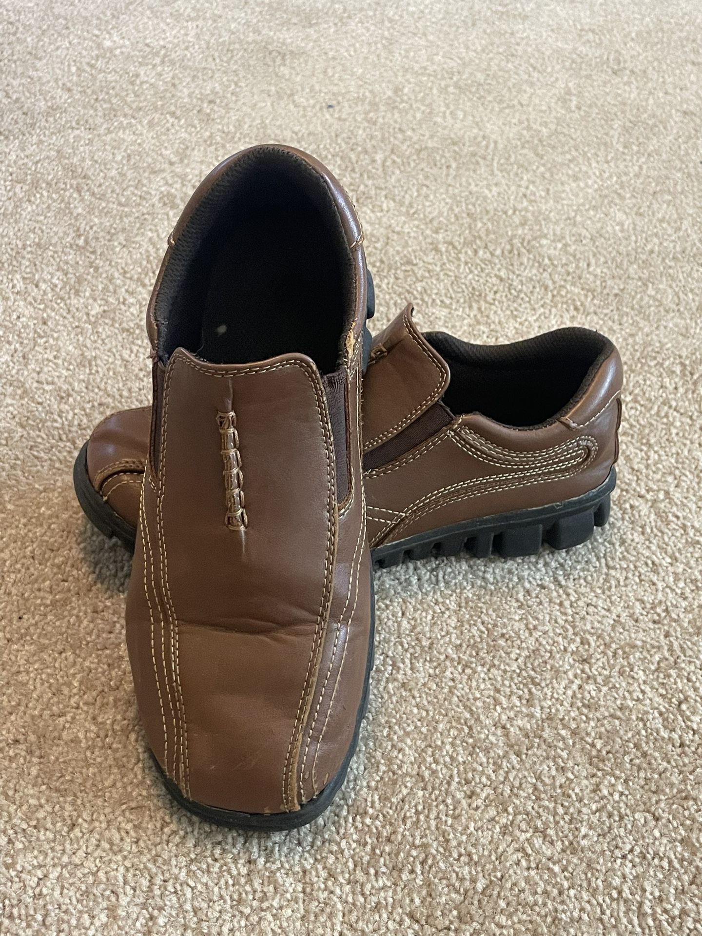 Boys Brown Dress Shoes size 4